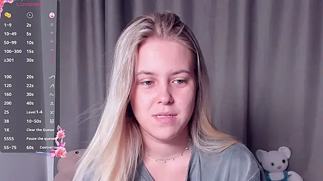 Snapshot of AngelAnty chatting on 09-15-25, 03:01 AngelAnty online show from 09-15-25, 03:01