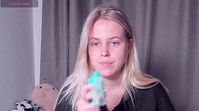 Snapshot of AngelAnty chatting on 09-20-25, 03:02 AngelAnty online show from 09-20-25, 03:02