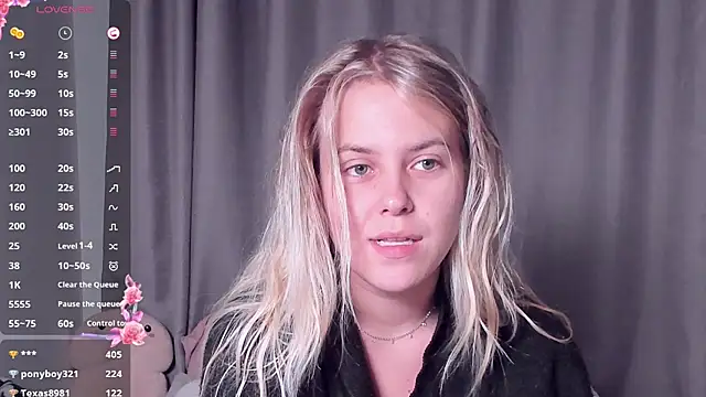 Snapshot of AngelAnty chatting on 09-21-25, 03:35 AngelAnty online show from 09-21-25, 03:35