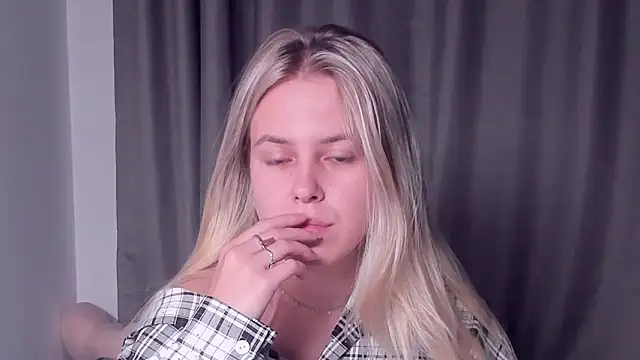 Snapshot of AngelAnty chatting on 10-05-25, 03:10 AngelAnty online show from 10-05-25, 03:10