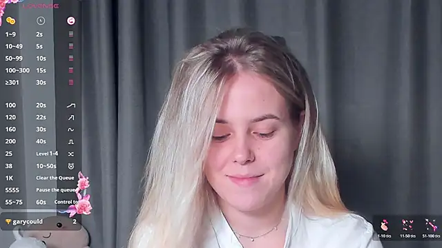 Snapshot of AngelAnty chatting on 10-27-25, 03:27 AngelAnty online show from 10-27-25, 03:27