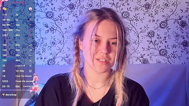 Snapshot of AngelAnty chatting on 12-04-25, 03:10 AngelAnty online show from 12-04-25, 03:10