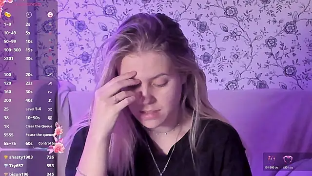 Snapshot of AngelAnty chatting on 12-21-25, 02:46 AngelAnty online show from 12-21-25, 02:46