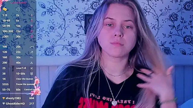 Snapshot of AngelAnty chatting on 02-11-26, 02:11 AngelAnty online show from 02-11-26, 02:11