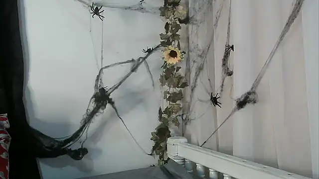 Snapshot of angelainparis28 chatting on 10-25-25, 04:53 angelainparis28 online show from 10-25-25, 04:53
