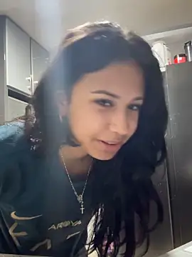 Snapshot of lynn9000 chatting on 11-03-25, 04:36 lynn9000 online show from 11-03-25, 04:36