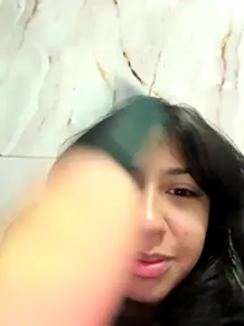 Snapshot of lynn9000 chatting on 11-24-25, 12:32 lynn9000 online show from 11-24-25, 12:32