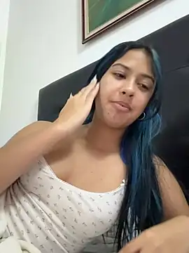 Snapshot of lynn9000 chatting on 02-19-26, 04:19 lynn9000 online show from 02-19-26, 04:19