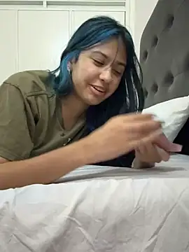 Snapshot of lynn9000 chatting on 03-15-26, 04:18 lynn9000 online show from 03-15-26, 04:18