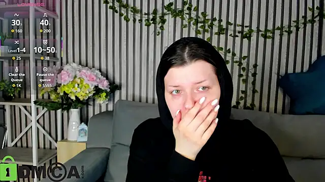 Michele Greenn online show from 11-22-25, 05:01