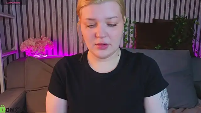 Michele Greenn online show from 04-29-26, 01:10