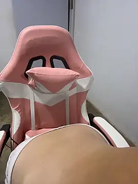 Rouse-Antonella online show from 10-28-25, 03:32