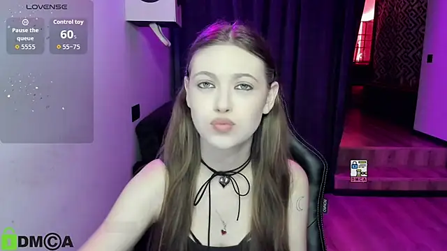 Snapshot of AmourLily chatting on 09-10-25, 06:35 AmourLily online show from 09-10-25, 06:35