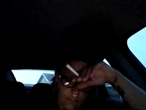 Snapshot of SparklesB1tch chatting on 09-26-25, 02:04 SparklesB1tch online show from 09-26-25, 02:04