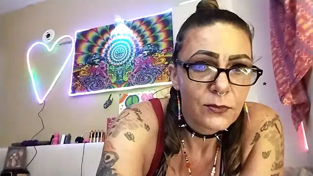 SparklesB1tch online show from 05-05-26, 12:02