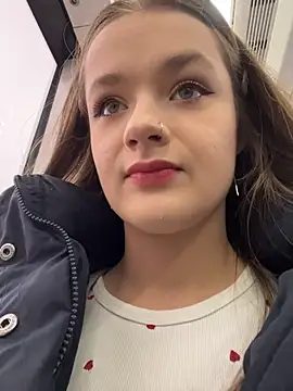 KittyQueeny online show from 12-15-25, 12:09