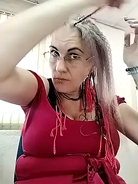 Snapshot of est_82 chatting on 09-11-25, 09:42 est 82 online show from 09-11-25, 09:42