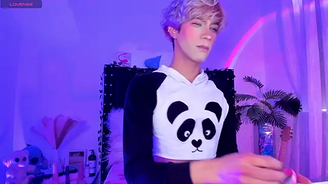 Cooperrosscute233 online show from 01-15-26, 08:34