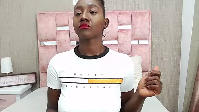 NahomyHawk online show from 04-07-26, 01:11