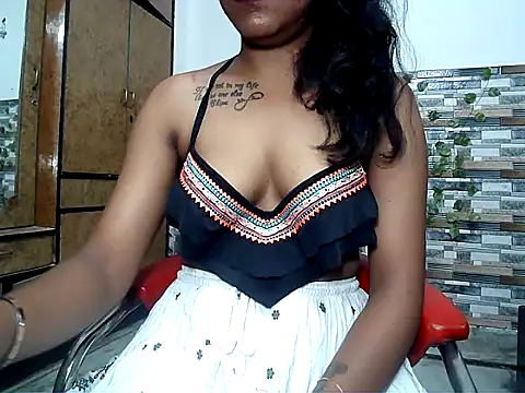 HOT AARVI11 online show from 10-04-25, 06:06