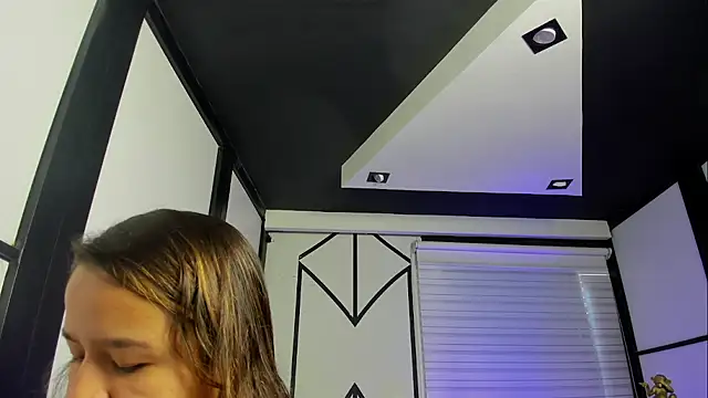 ElaBourn  online show from 09-17-25, 01:13