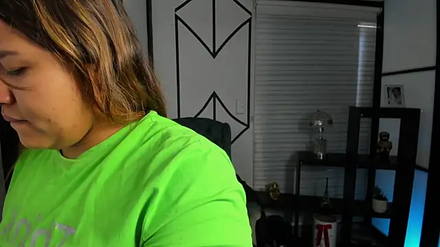 ElaBourn  online show from 10-25-25, 01:18