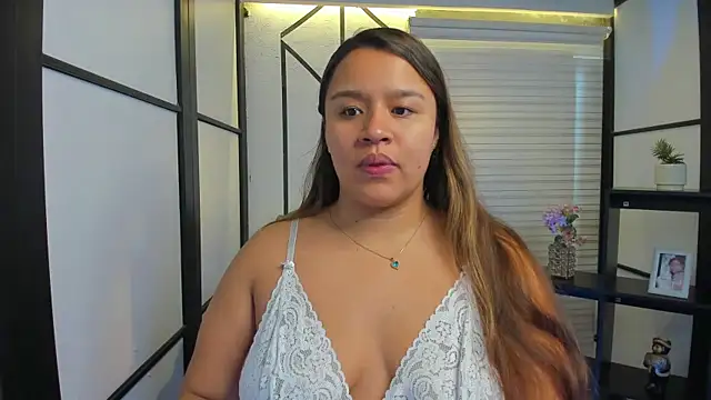 ElaBourn  online show from 12-05-25, 02:58