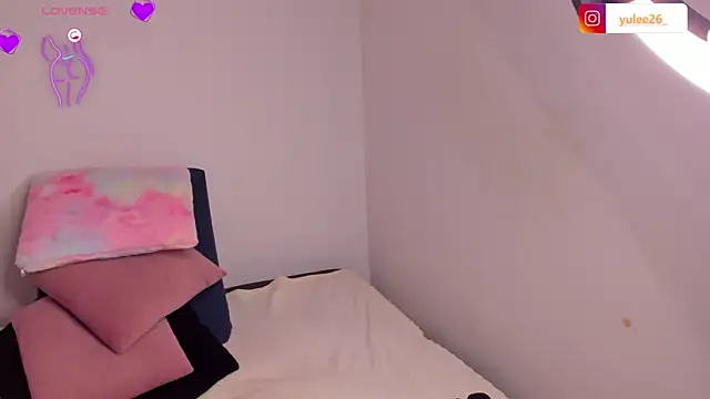 Snapshot of Brandy_brown_ chatting on 09-30-25, 12:15 Brandy brown online show from 09-30-25, 12:15