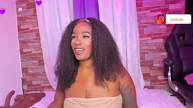 Snapshot of Brandy_brown_ chatting on 02-19-26, 11:12 Brandy brown online show from 02-19-26, 11:12