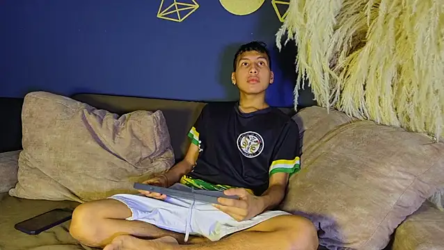 spicy adonhis online show from 04-25-26, 01:25