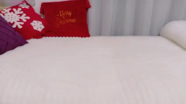 Snapshot of MIZUKI88888 chatting on 12-21-25, 12:01 MIZUKI88888 online show from 12-21-25, 12:01