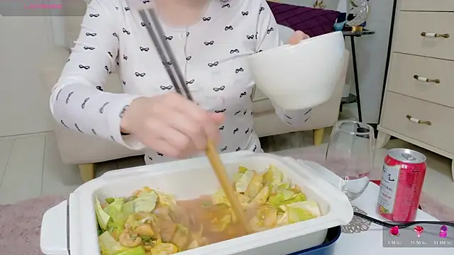 Snapshot of MIZUKI88888 chatting on 03-05-26, 01:07 MIZUKI88888 online show from 03-05-26, 01:07