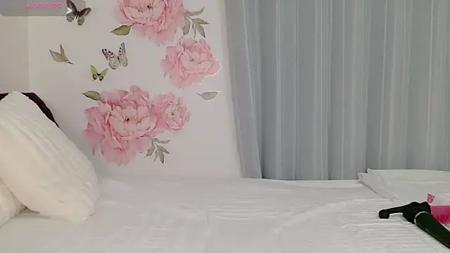 Snapshot of MIZUKI88888 chatting on 03-07-26, 01:08 MIZUKI88888 online show from 03-07-26, 01:08