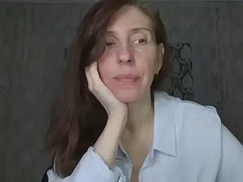 CandiCole online show from 10-20-25, 02:23