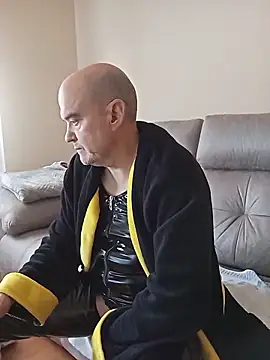 Snapshot of geli45 chatting on 02-06-26, 11:46 geli45 online show from 02-06-26, 11:46