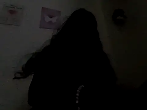 Snapshot of Niveda_21 chatting on 09-12-25, 07:52 Niveda 21 online show from 09-12-25, 07:52