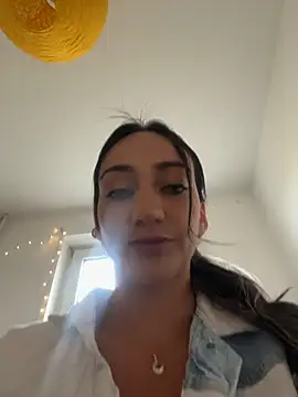 Ninabigtitied online show from 11-11-25, 10:48