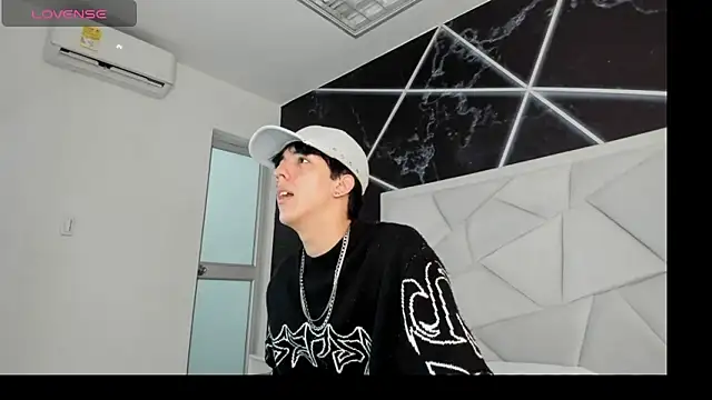 Snapshot of AerumChae chatting on 05-15-26, 12:45 AerumChae online show from 05-15-26, 12:45