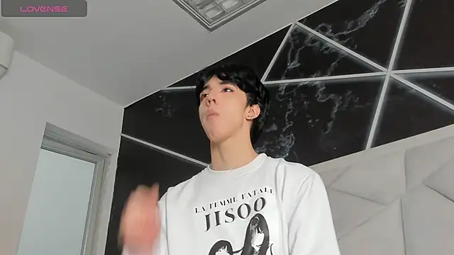 AerumChae online show from 07-28-26, 03:32