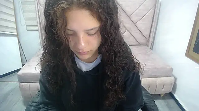 Velvet Moon V online show from 09-30-25, 01:05