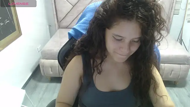 Velvet Moon V online show from 02-12-26, 07:53