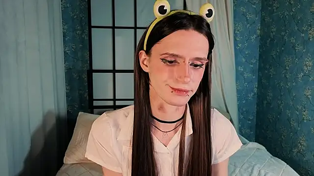 madi snow online show from 02-08-26, 05:49