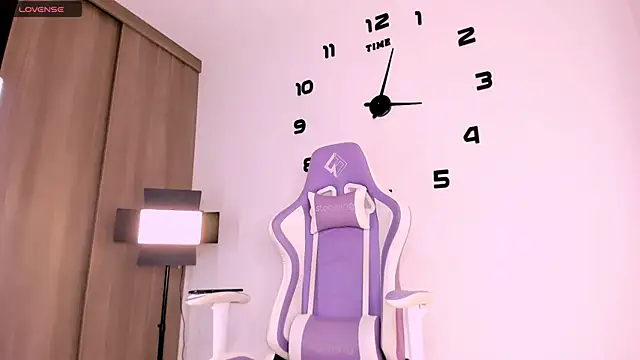  Mia Pink  online show from 04-28-26, 07:02