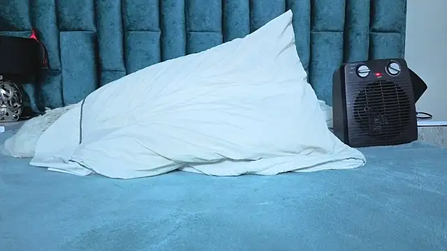 Emma Foxi online show from 04-21-26, 02:51