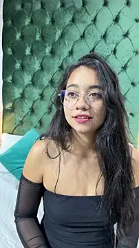 Lily June online show from 05-18-26, 06:14