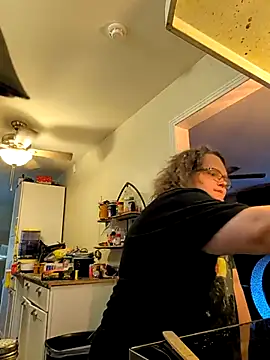 Snapshot of TheMistyPrice chatting on 10-22-25, 10:09 TheMistyPrice online show from 10-22-25, 10:09