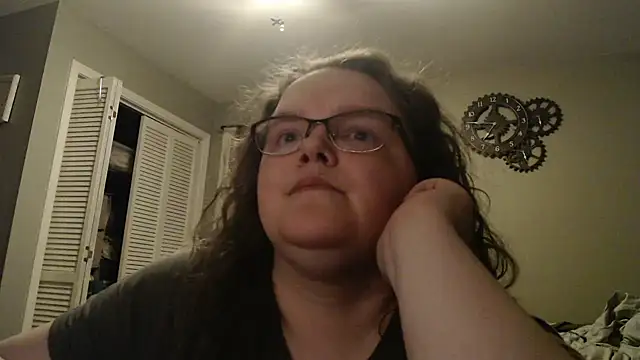 Snapshot of TheMistyPrice chatting on 12-16-25, 12:32 TheMistyPrice online show from 12-16-25, 12:32