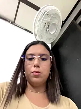 Snapshot of LICEET chatting on 09-27-25, 12:26 LICEET online show from 09-27-25, 12:26