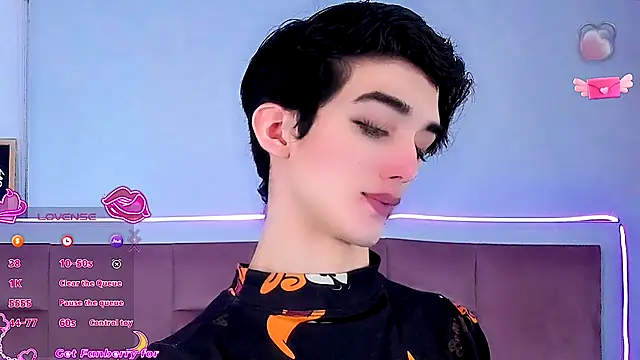 Baby FenixTS online show from 12-18-25, 05:57