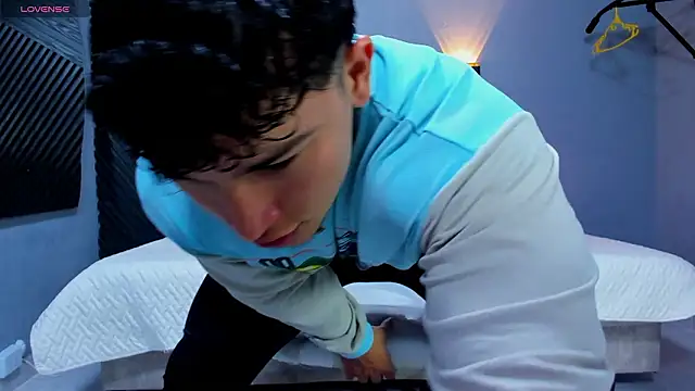 Horny nick18 online show from 03-14-26, 11:37